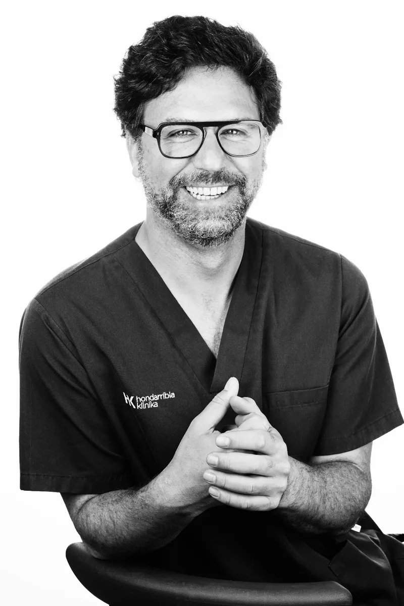 Dr. Ernesto Toledo - Retrato profesional